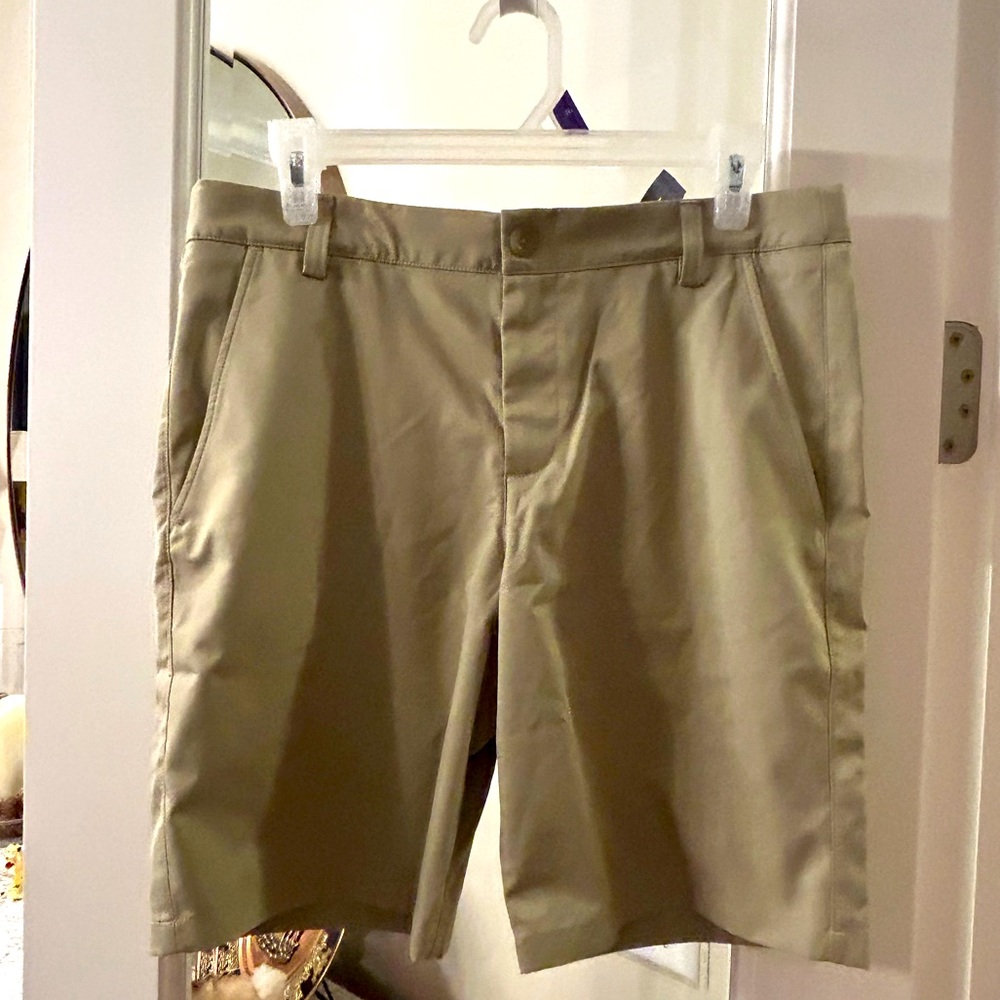 Under Armour Youth XL Golf shorts (Match Play shorts).